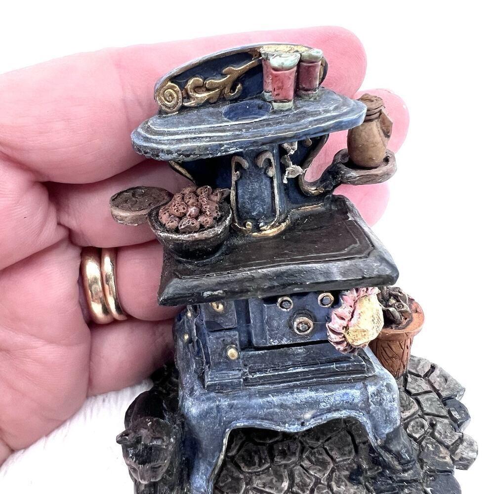 Vintage Painted Resin Dollhouse Antique Stove Miniature - Picture 6 of 6